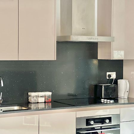 Kensington House By Solitaire Suites Слау Екстер'єр фото