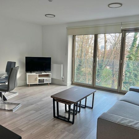Kensington House By Solitaire Suites Слау Екстер'єр фото