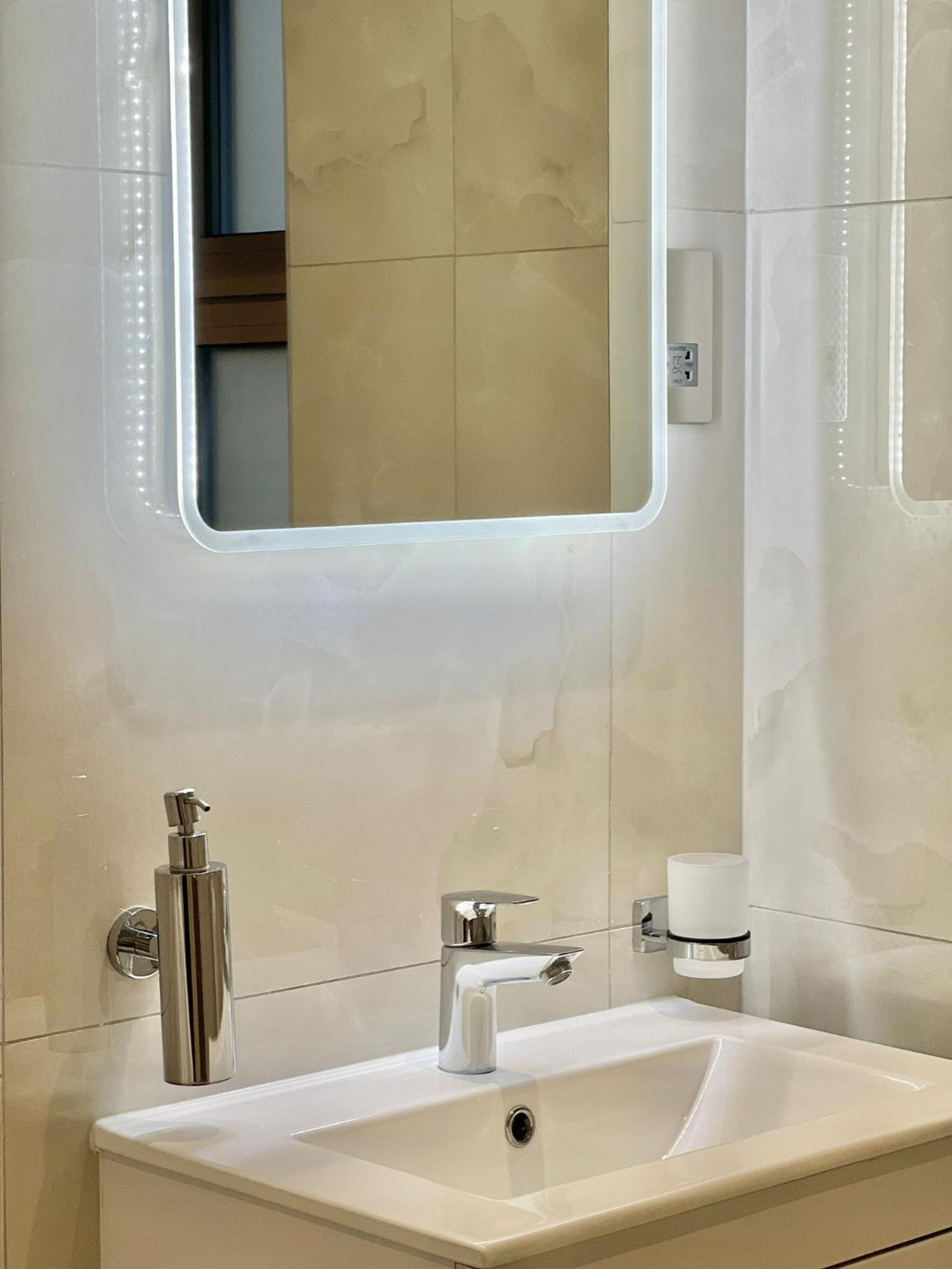 Kensington House By Solitaire Suites Слау Екстер'єр фото