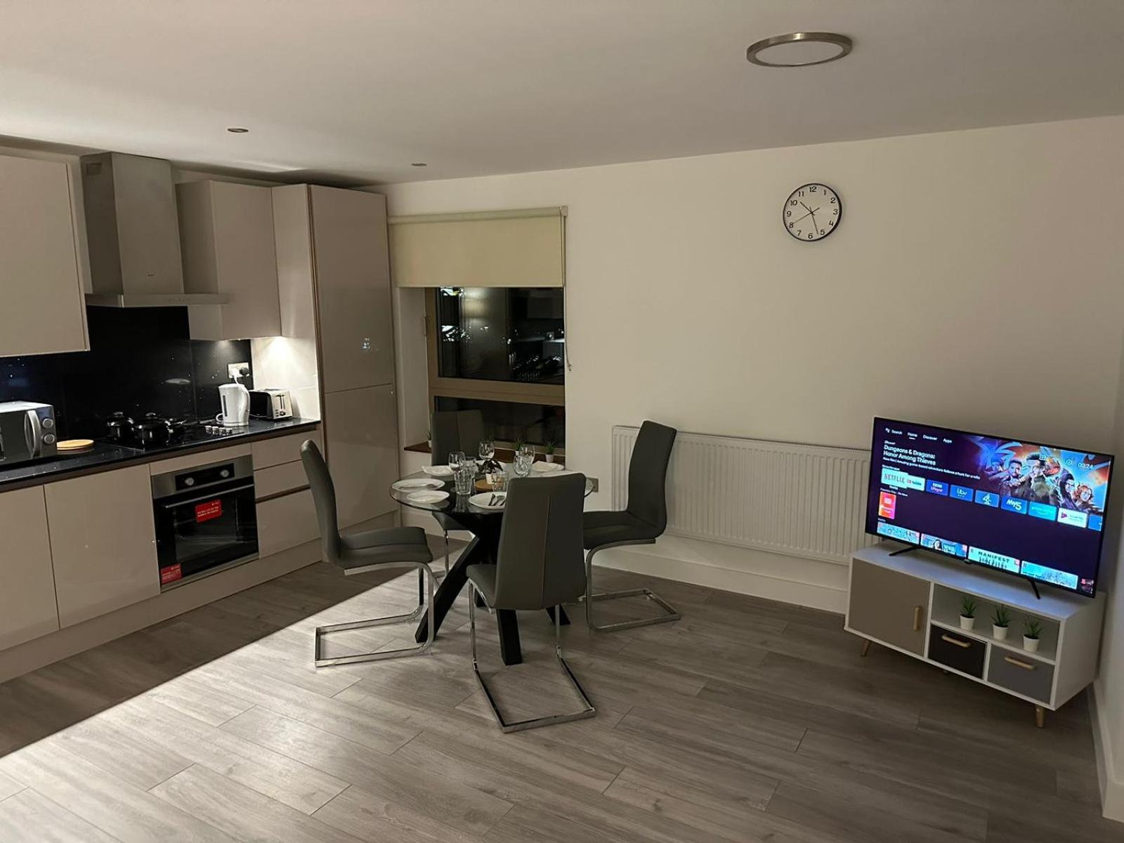 Kensington House By Solitaire Suites Слау Екстер'єр фото
